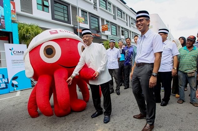 King Joins Cimb Foundation To Spread Hari Raya Joy To 106